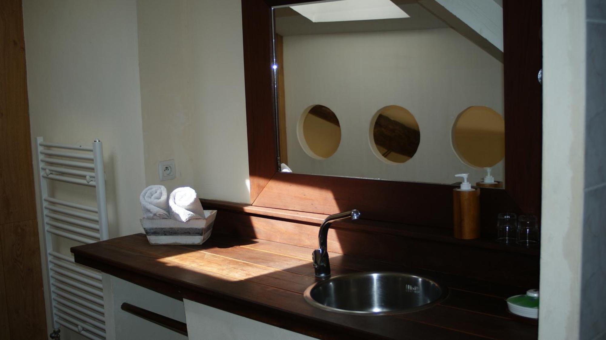 Demeure De Digoine "Chambre D'Hotes" Bourg-Saint-Andeol Bagian luar foto